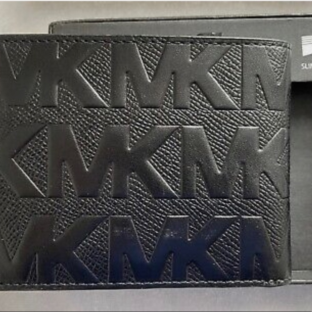 SOLD-Michael Kors Mens Andy - Picture 2 of 4